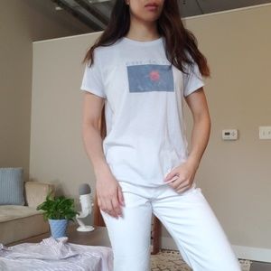 Graphic tee in white